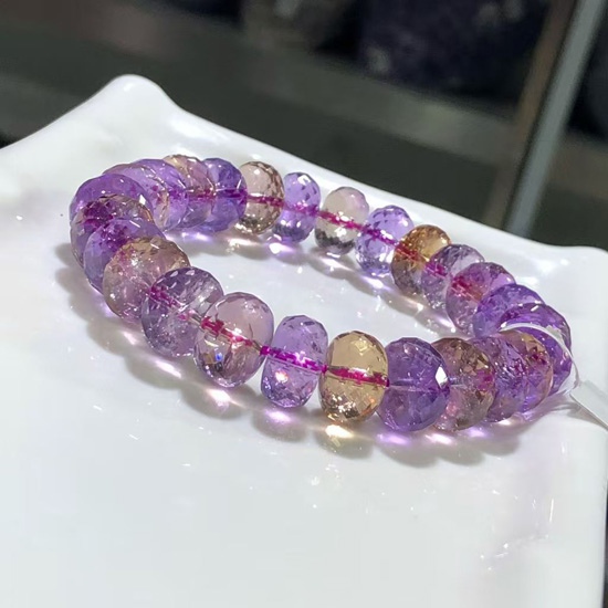 一半冷静一半暖，紫黄晶刻面是你的情绪调和器